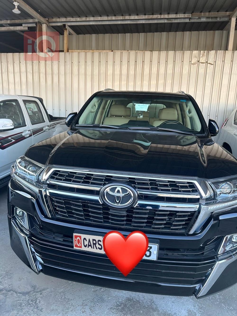 تۆیۆتا لاند کروزەر